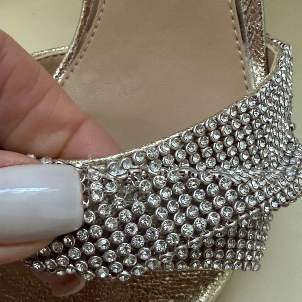 Badgley Mischka Gold and Silver Strappy Heels size 8
